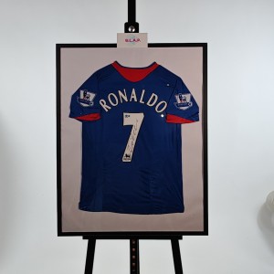 CRISTIANO RONALDO JERSEY JERSEY 2005-06 BECKETT BGS AUTH AUTO MANCHESTER UNITED for sale on Ebay
