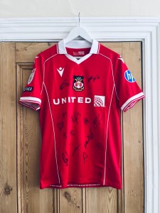 GENUINE AFC WREXHAM SQUAD SIGNED 25/26 SHIRT BNWT Kieffer Moore #19 for sale on Ebay