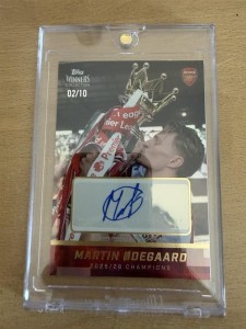 2025-26 Topps Arsenal Winners Collection Martin Odegaard Auto 2/10 Trophy Kiss for sale on Ebay
