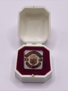 Vintage 1970's Manchester United Reeves & Co Enamel Badge. Ring In Original Box. for sale on Ebay