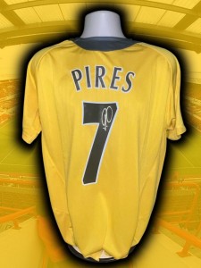 Hand Signed ROBERT PIRES Arsenal Retro Away Shirt Champions League - Proof for sale on Ebay
