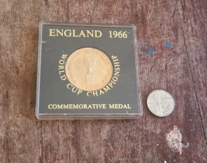 1966  COMMERATIVE MEDAL  ENGLAND  FOOTBALL  VINTAGE  COLLECTABLE  Pin BADGE for sale on Ebay