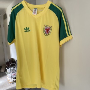 Wales 1982 Retro Away Shirt Size Medium Yellow Football Jersey for sale on Ebay