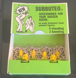 Subbuteo C134 Ball Boys Figure Set Boxed (4 Standing 2 Kneeling) Vintage for sale on Ebay