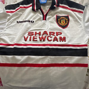 Umbro Manchester United Away Shirt White Short Sleeve. Keane 16 Size M for sale on Ebay