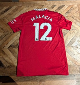 Manchester United 2022-23 Home Football Shirt Size Medium  - Tyrell Malacia for sale on Ebay