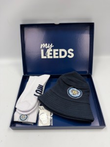 BNIB LEEDS UNITED Gift Set Hat Socks Badge in presentation box -Z03 for sale on Ebay