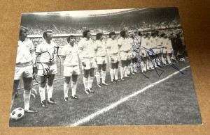 1975 EUROPEAN CUP MULTI SIGNED PHOTO LEEDS UNITED UTD AUTOGRAPH CHERRY + for sale on Ebay