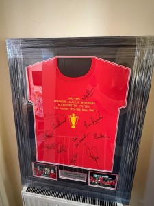 Manchester United Framed Signed Shirt for sale on Ebay
