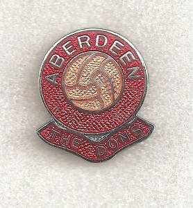 Pin Badge Abzeichen - SCOTLAND - 20 - Aberdeen FC - Gomm Ball badge for sale on Ebay
