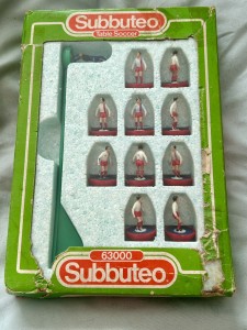 Subbuteo 536 Paris St Germaine 63000 Lightweight Team Tatty Box and Pen players for sale on Ebay