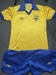 Matchworn/ Issue Arsenal 1980 European Cup Winners Final Shirt & Shorts Kit #10 for sale on Ebay