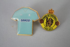 (184)  TWO CHELSEA FOOTBALL CLUB METAL PIN BADGE for sale on Ebay