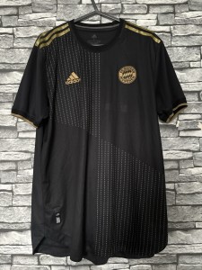 Bayern 21/22 Away ‘Muller 25’ Missing Sponsors Shirt, Size L Mens for sale on Ebay
