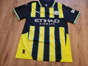 manchester city shirt Size M for sale on Ebay
