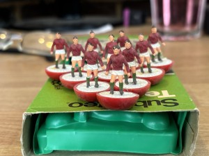 Subbuteo - HW TEAM-  Ref 281 - HUNGARY - IN A ORIGINAL BOX for sale on Ebay
