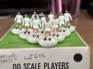 Subbuteo - HW Team - Ref 21 - Leeds United - IN A ORIGINAL BOX for sale on Ebay