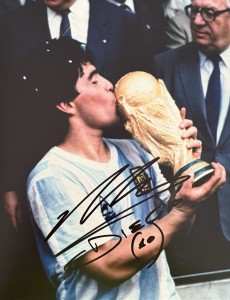 GENUINE DIEGO MARADONA SIGNED 10x8 ARGENTINA PHOTO, SEE PROOF, BID, COA (AD) for sale on Ebay