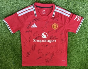 GENUINE MAN UTD SIGNED 26/27 SHIRT FT FERNANDES, SESKO, CUNHA, BID, COA (AD) for sale on Ebay