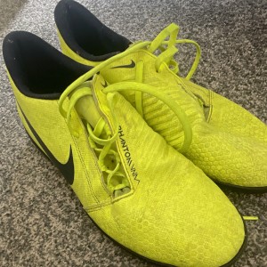 Nike Phantom Venom Football Boots Moulded Studs Yellow/Black Size 9 for sale on Ebay