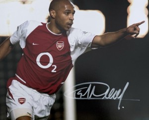 GENUINE THIERRY HENRY SIGNED 10x8 ARSENAL PHOTO, BID, COA (AD) for sale on Ebay