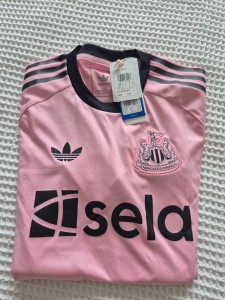 Newcastle United keeper shirt rare pink 25/26 Size M for sale on Ebay