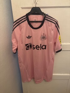 Newcastle United GK top pink 25/26 Size XL for sale on Ebay