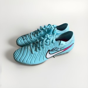 Erin Cuthbert Signed Boots Chelsea & Scotland International PROCEEDS TO CHARITY for sale on Ebay