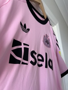 Newcastle United Shirt Adidas Originals 25/26 Authentic Pink Keeper NUFC Large for sale on Ebay