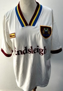 VINTAGE BURNLEY AWAY SHIRT 1995-96 ENDSLEIGH SIZE 42-44