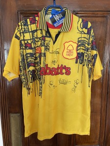 Signed Nottingham Forest Umbro 1995/1996/1997 Yellow Labatts Away Shirt L Woan for sale on Ebay