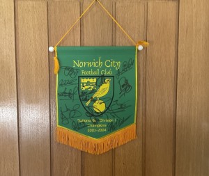Signed 2003/2004 Norwich Town Pennant for sale on Ebay