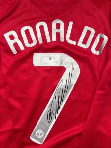 Ronaldo Signed Manchester United 2007/08 Shirt Beckett Authenticated (witnessed) for sale on Ebay