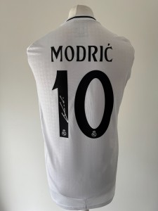 Signed Luka MODRIC Shirt - Real Madrid - PROOF/COA - Croatia Tottenham Milan for sale on Ebay