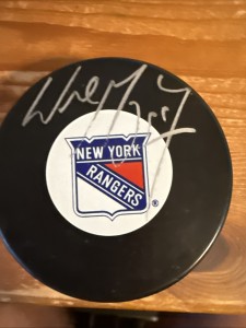 wayne gretzky autographed new york rangers logo puck JSA Authentication for sale on Ebay