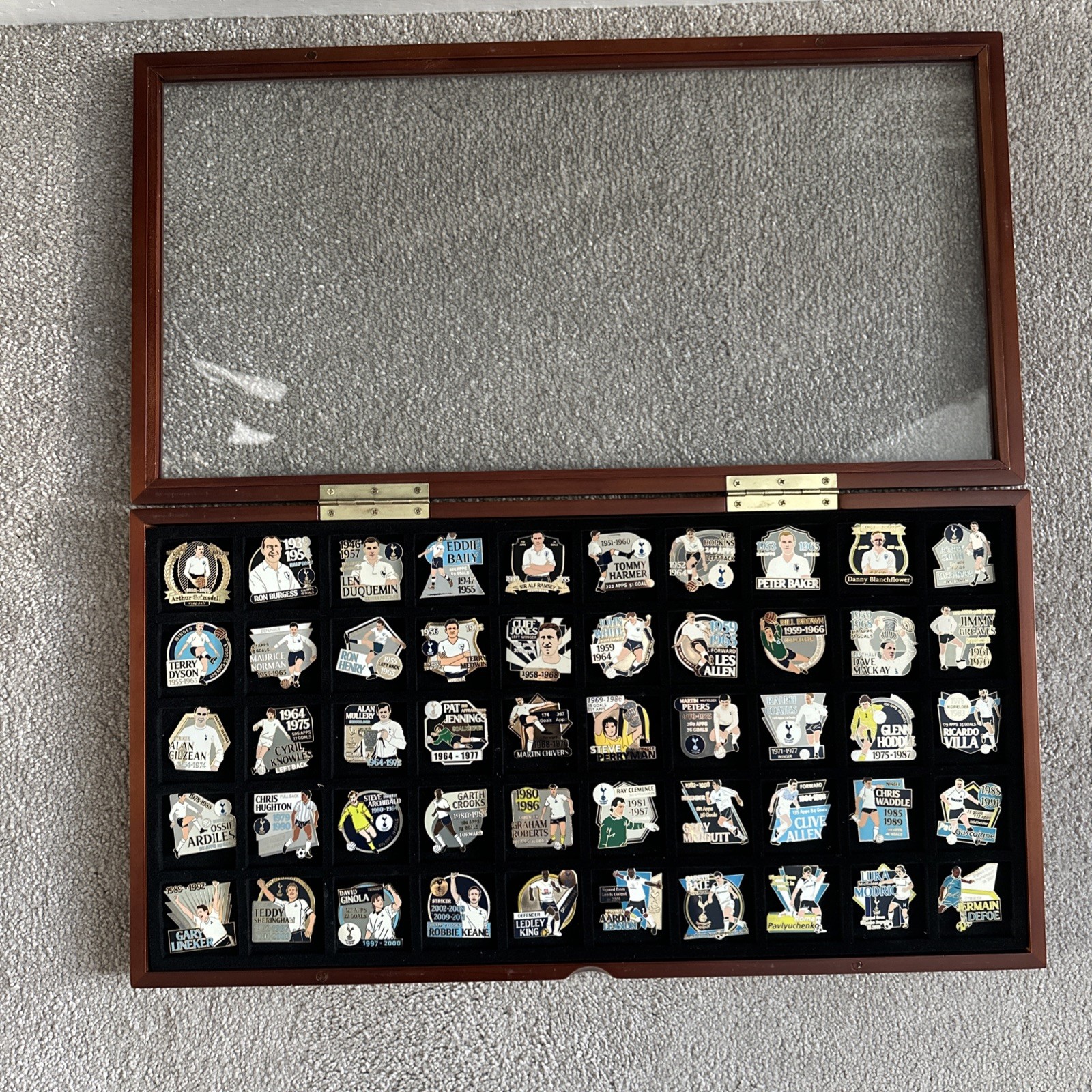 Spurs 50 x Danbury Mint Greatest Player Pin Badges Tottenham Hotspur for sale on Ebay