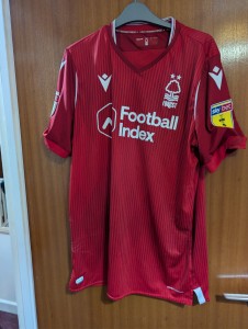 Size XL Nottingham Forest 2019-2020 home football shirt jersey for sale on Ebay