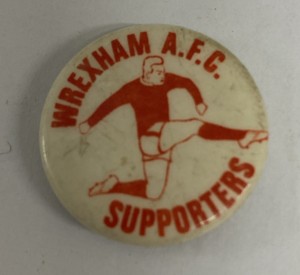 WREXHAM A F C - BADGE VINTAGE SUPPORTERS CLUB  FOOTBALL BADGE - 25 mm for sale on Ebay