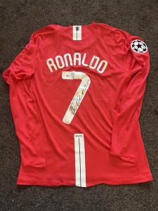 Cristiano Ronaldo Hand Signed Manchester United Shirt Moscow Beckett Witnessed for sale on Ebay