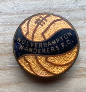 GENUINE OLD 1930 - 50s WOLVES WOLVERHAMPTON WANDERERS FOOTBALL CLUB BADGE for sale on Ebay