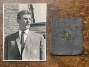 Very Rare 1963 Colin Appleton Leicester City Bullion Wire Blazer Badge + Photo. for sale on Ebay