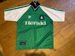 4/5 Plymouth Argyle adults 42-44