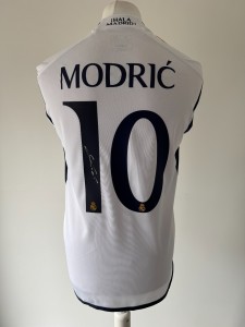 Signed Luka MODRIC Shirt - Real Madrid - PROOF/COA - Croatia Tottenham Milan for sale on Ebay