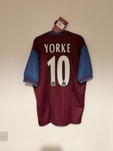 BNWT Aston Villa 1996-1998 Home Football Shirt, YORKE 10, Medium for sale on Ebay