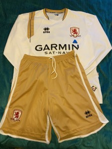 RARE Middlesbrough 2007/08 Errea Garmin Sat Nav Away Shirt & Shorts White / Gold for sale on Ebay