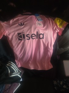 MEDIUM Newcastle United 25/26 Trefoil Goalkeeper Top PINK OFFICIAL NUFC Store ⚽️ for sale on Ebay