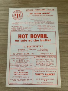 CLAPTON v WYCOMBE WANDERERS PROGRAMME - ISTHMIAN LEAGUE - 18/11/1961 for sale on Ebay