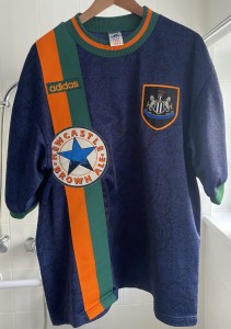 NEWCASTLE UNITED AWAY SHIRT  ,NEWCASTLE BROWN ALE, ADIDAS  XL ORGINAL ,VERY GOOD for sale on Ebay
