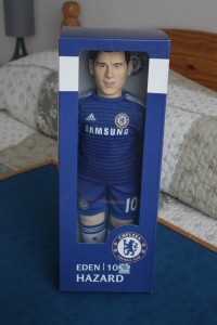 (326)  CHELSEA FOOTBALL CLUB  EDEN HAZARD  (10) BUBUZZ 2014 NEW IN BOX for sale on Ebay