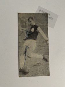 WEST HAM UTD JOHN SISSONS LEGEND HAND SIGNED B & W PHOTO FROM 1960'S for sale on Ebay
